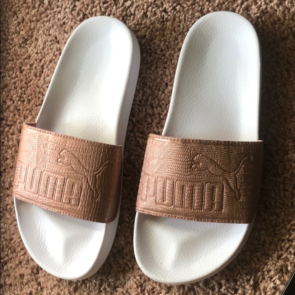 ❌SOLD ON MERCARI❌Rose Gold Puma Slides🥰🥰🥰🥰